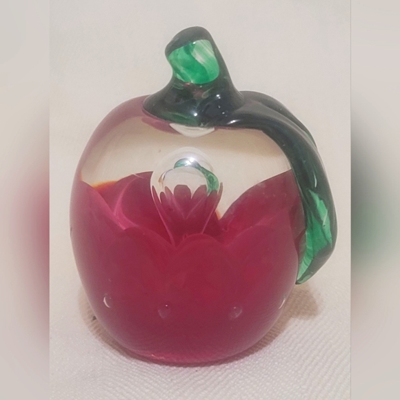 Vintage Joe Rice Art Glass Apple Paperweight - Picture 1 of 7